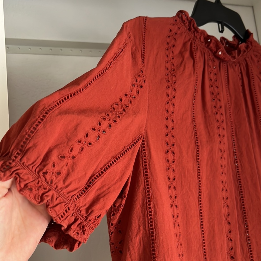 Eyelet Blouse - Picture 3 of 4